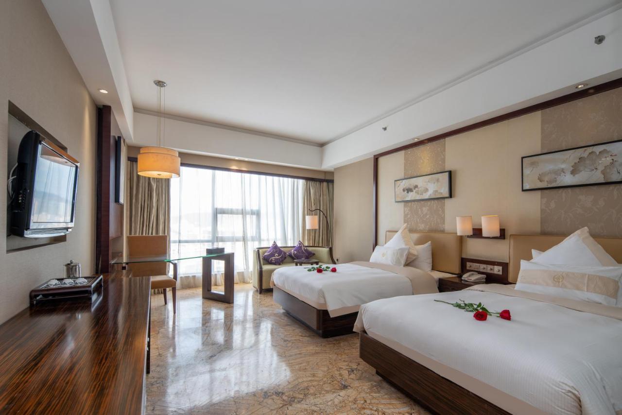King Royal Hotel Yunfu Exterior photo